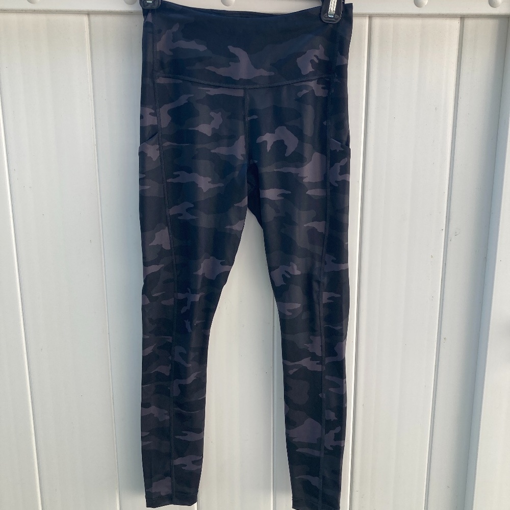 Ultimate Stash Pocket Camo 7/8 Tight NWT